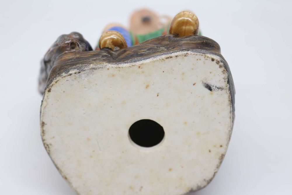 Escultura em Porcelana Chinesa Pintada Mão 18 cm