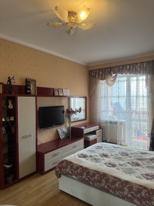 Продаж 2 кім ЦЕНТР 81 м, з якісним ремонтом