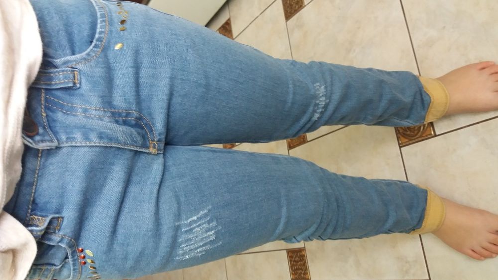 Джинсы для девочки 110 разм.