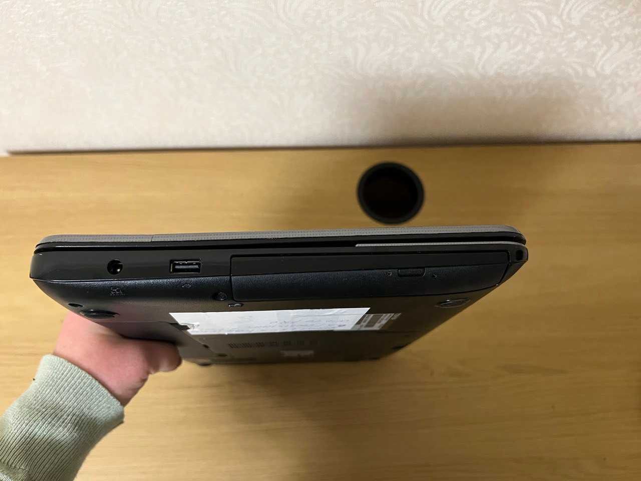 Toshiba Satellite L855 Intel i5-3230 RAM 8Gb HDD500Gb Плями на Екрані