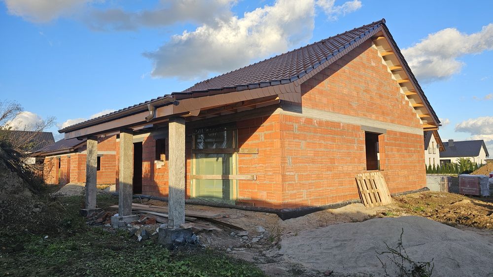 Dom jednorodzinny stan surowy 103,6m2 garaż taras ogrodzenie Grodków