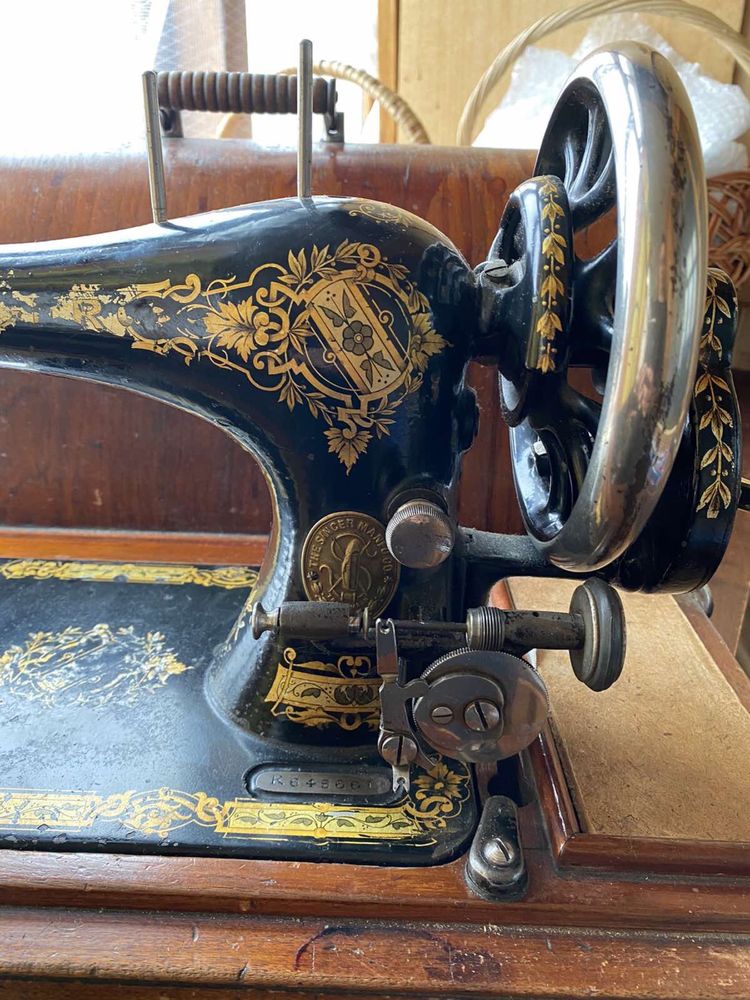 Машинка швейная SINGER 1886 года, Шотландия.