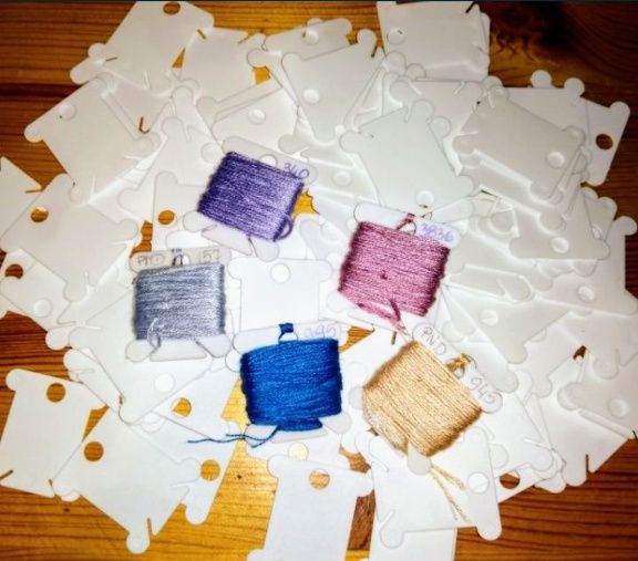 Bobinki plastikowe 150 sztuk