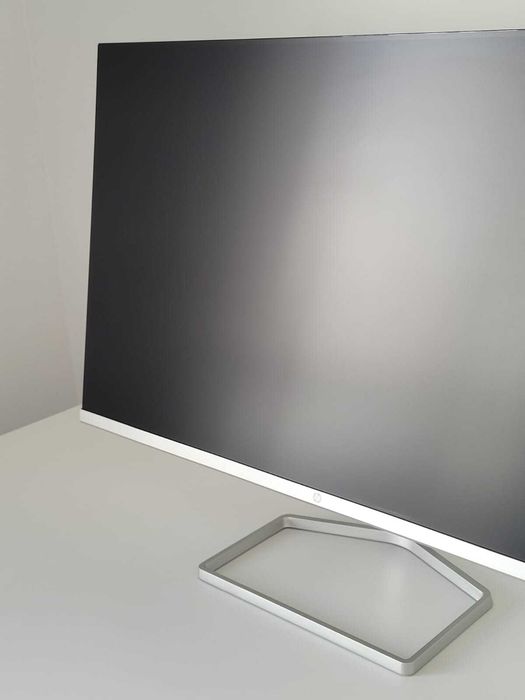 Monitor HP M27fw FHD em Perfeito Estado com teclado incluído