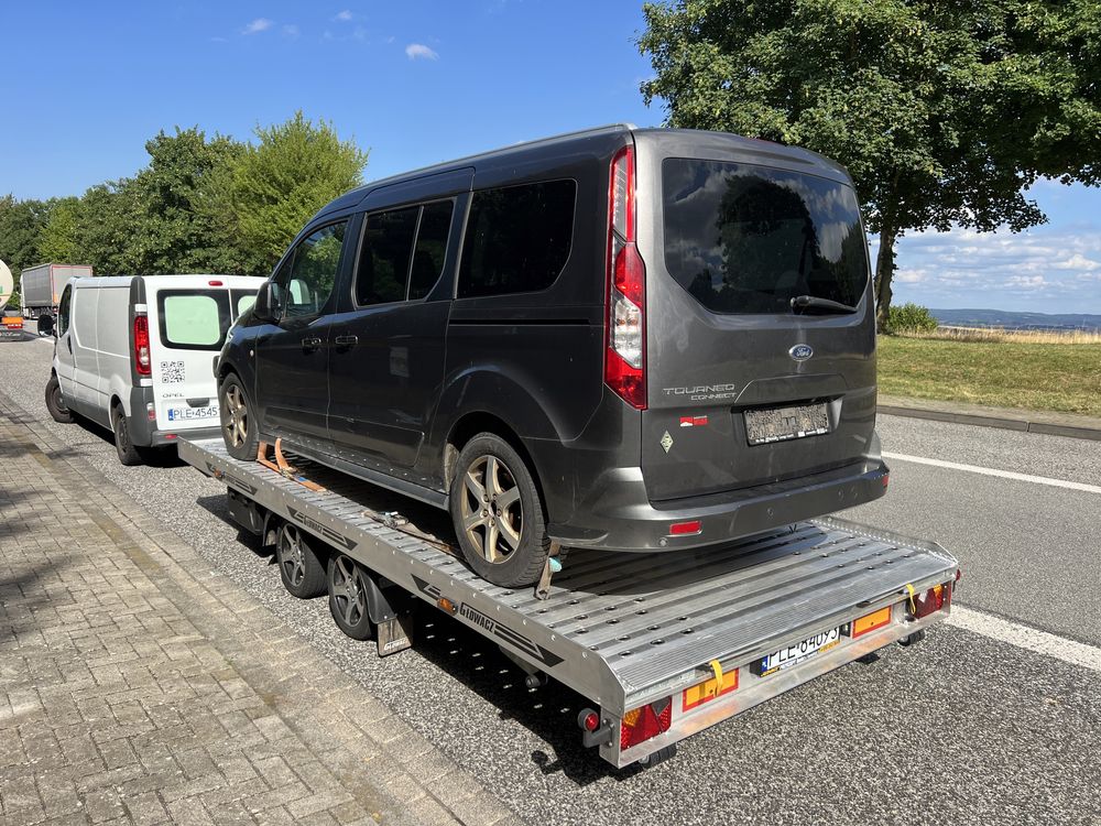 Wynajem laweta przyczepa do transportu samochodów pojazdów aut