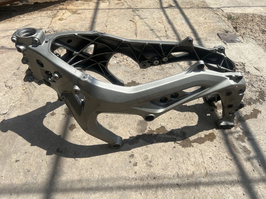 Рама Yamaha mt09