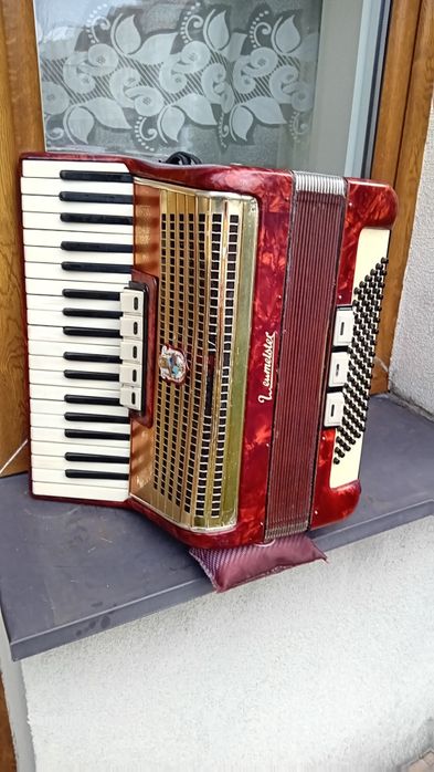 Akordeon weltmeister 80 basów 3 chóry. Zamienię na rower