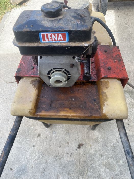 Conjunto de duas Maquinas de pulverizar marca Lena