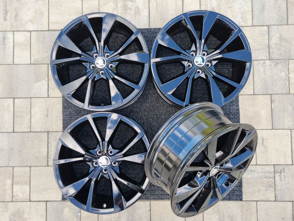 Skoda Kamiq 18 " Felgi aluminiowe nowe 5x100 Rapid Fabia Czarne