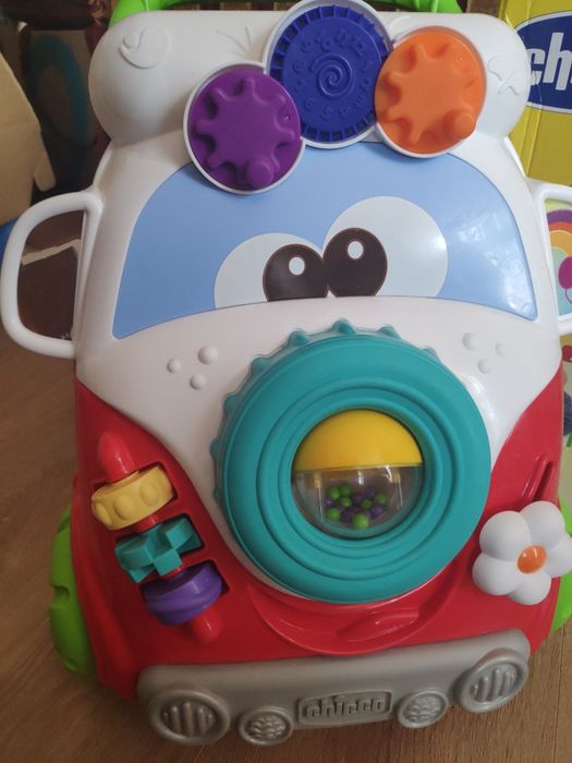 Ходунки - ігровий центр CHICCO