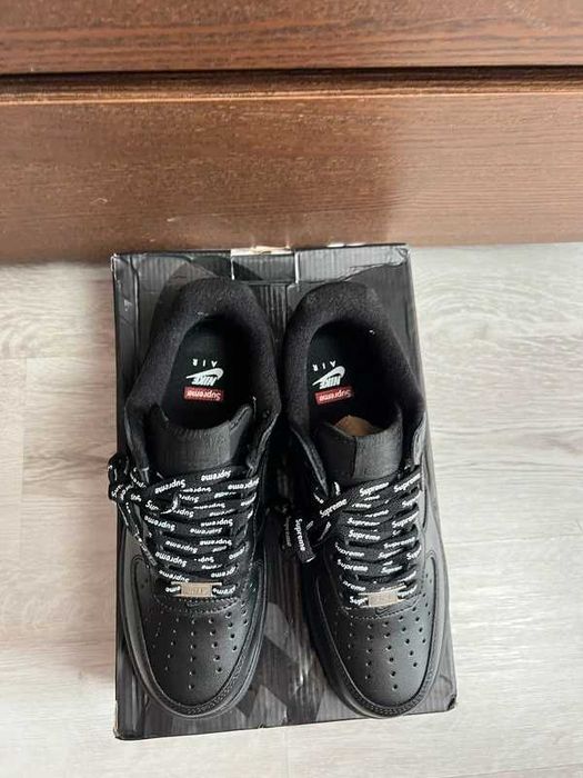 Buty Trampk Nike Air Force 1 Low Supreme Black R.38.5