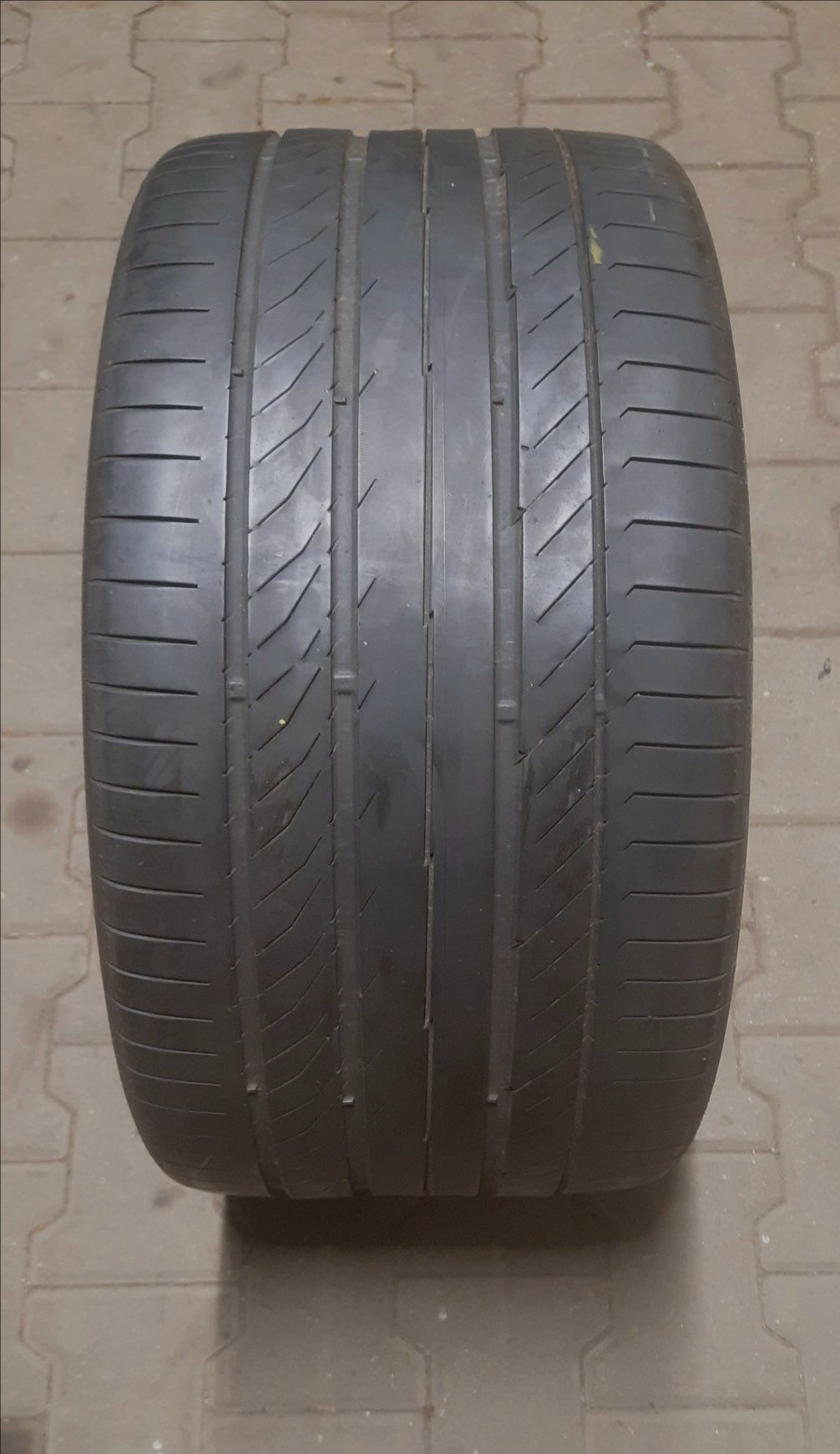 Dwie opony 295/35 R 21 CONTINENTAL