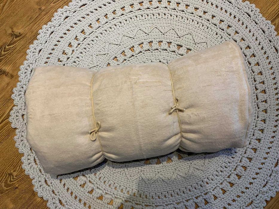 Wyposażenie pokoju dziecięcego, pufy, materace, misie
