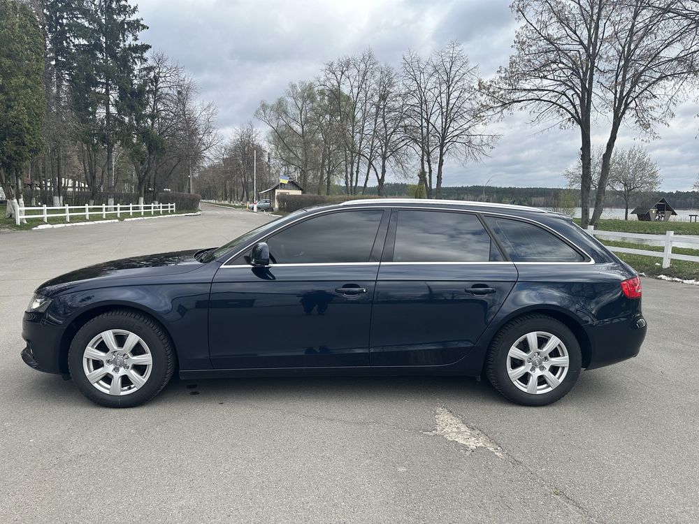 Продам Audi A4 в B 8 кузові