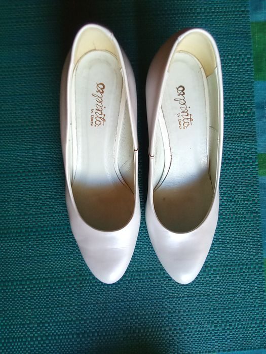 Białe czółenka - buty do ślubu