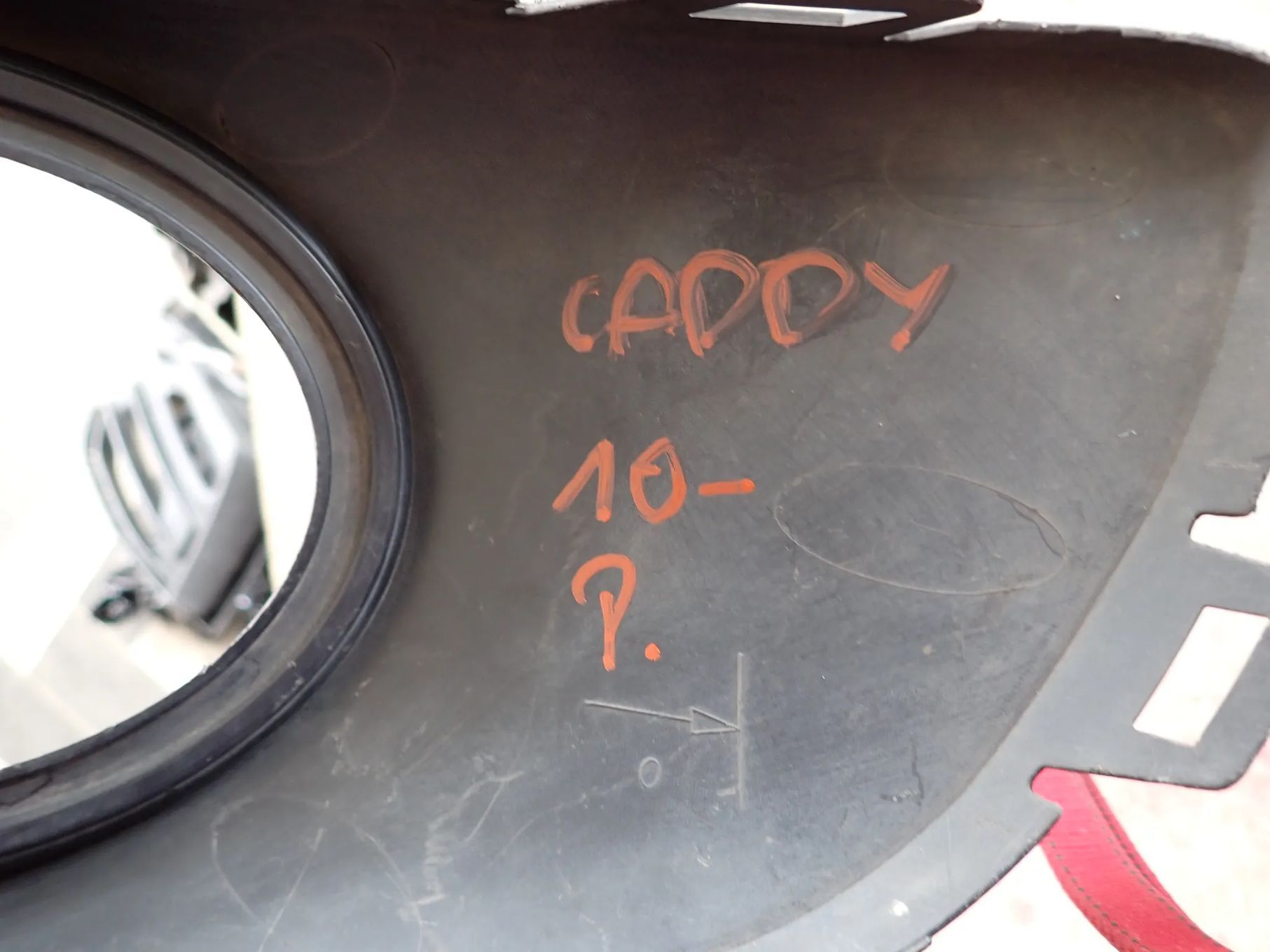 VOLKSWAGEN CADDY 2K5 KRATKA ZDERZAKA PRAWA 2K5853666A