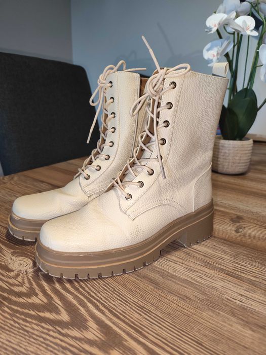 Bota de mulher - TAM 40