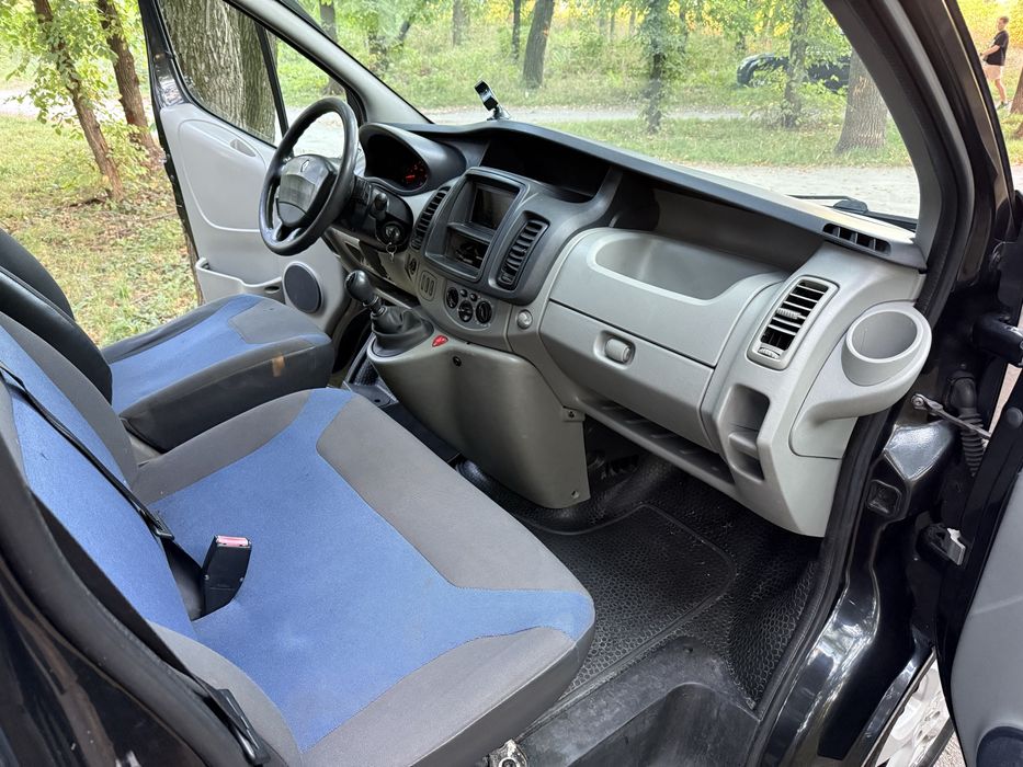 Продам Renault Trafic 2.0 D 2011