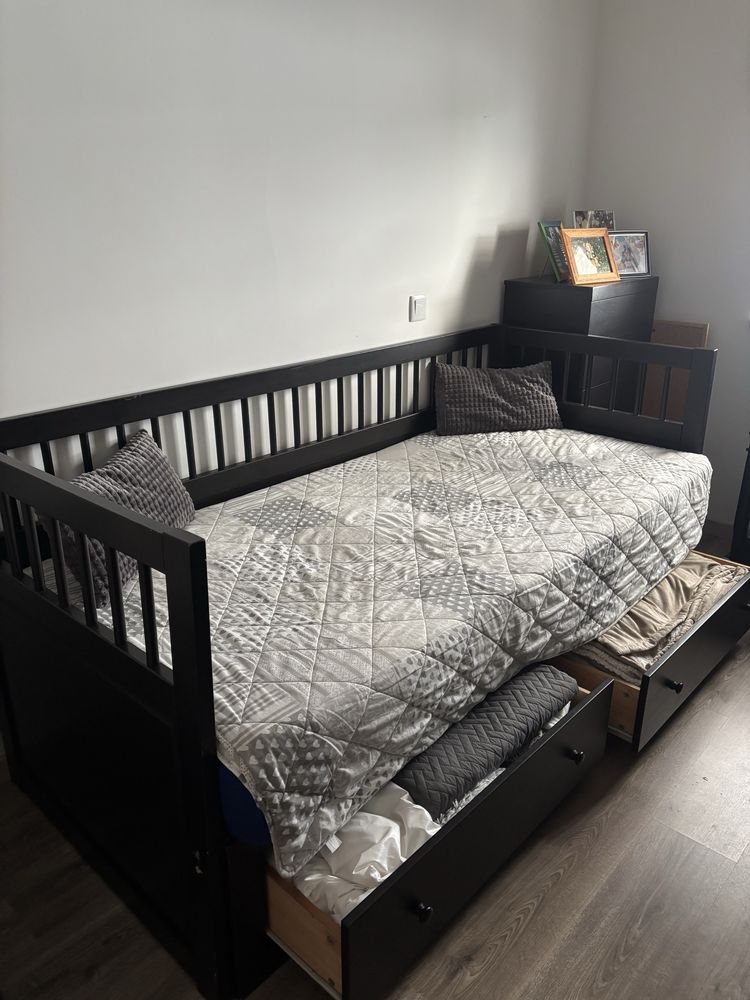 Cama e colchao de solteiro