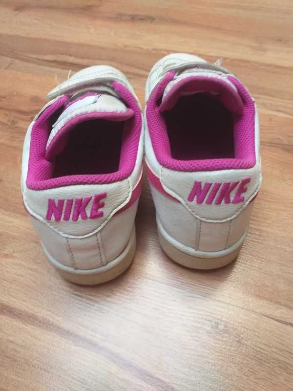 Buty sportowe Nike rozmiar 33