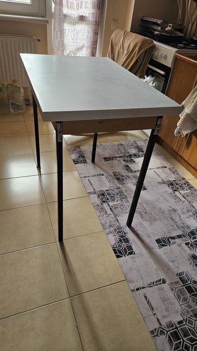 Кухонний стіл 90х60см зі стільниці