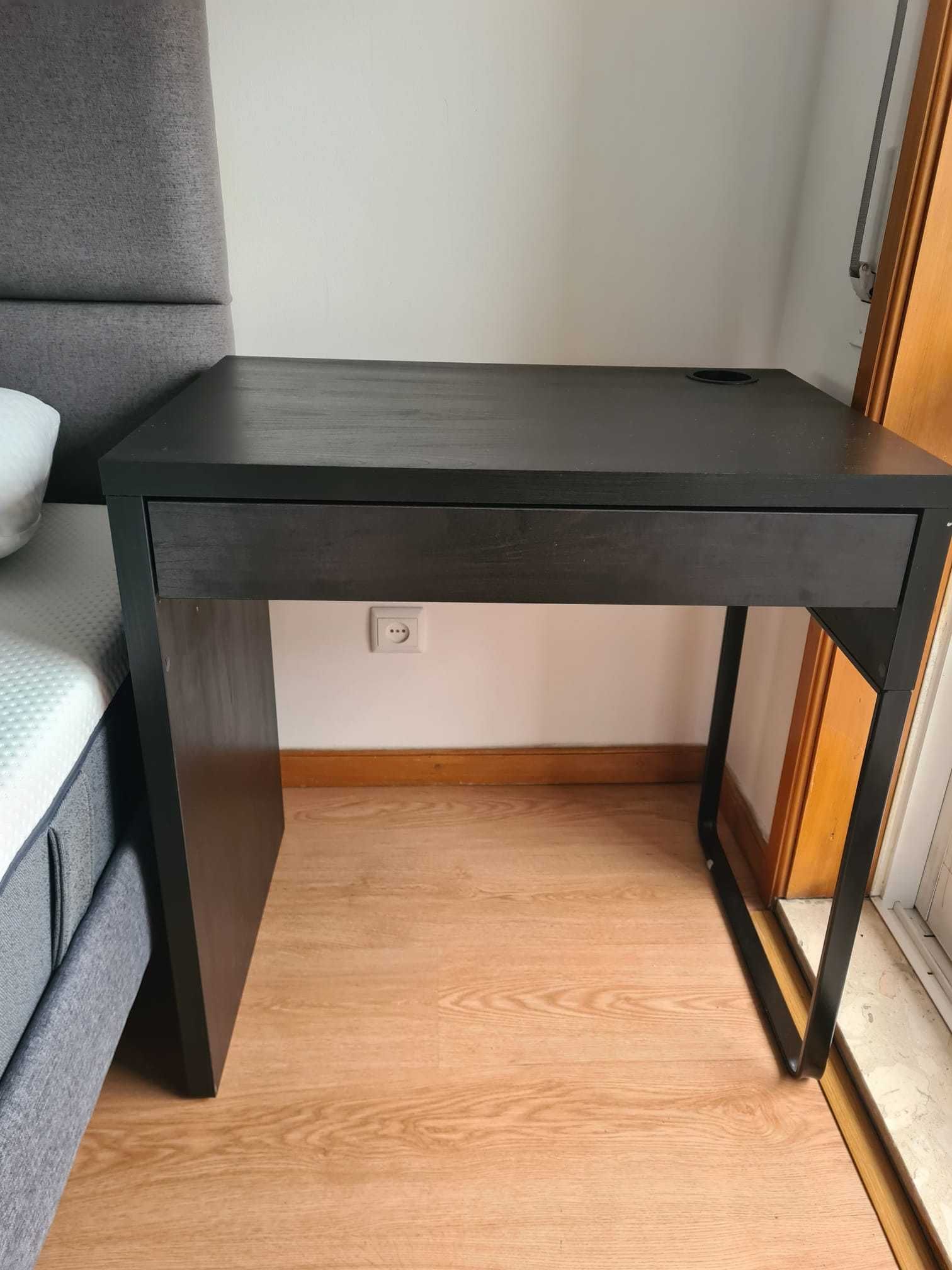 Secretária IKEA compacta com gaveta – só 25€, urge vender!