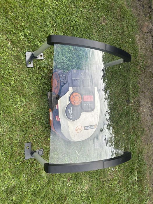 Garaż do robota koszącego Zadaszenie domek do kosiarki Worx Gardena