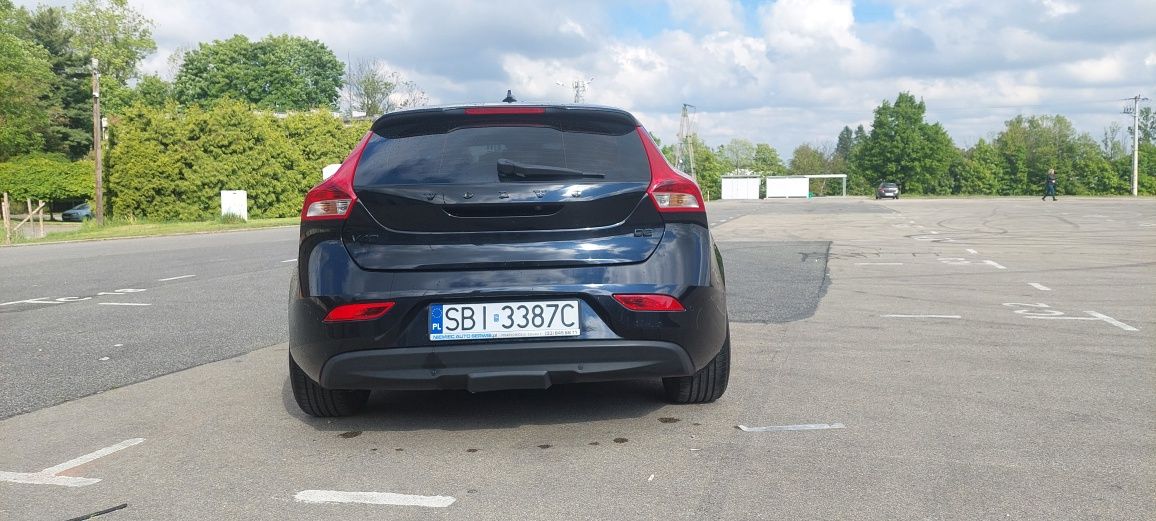 Volvo V40 D2, bogate wyposażenie, prywatne ogłoszenie