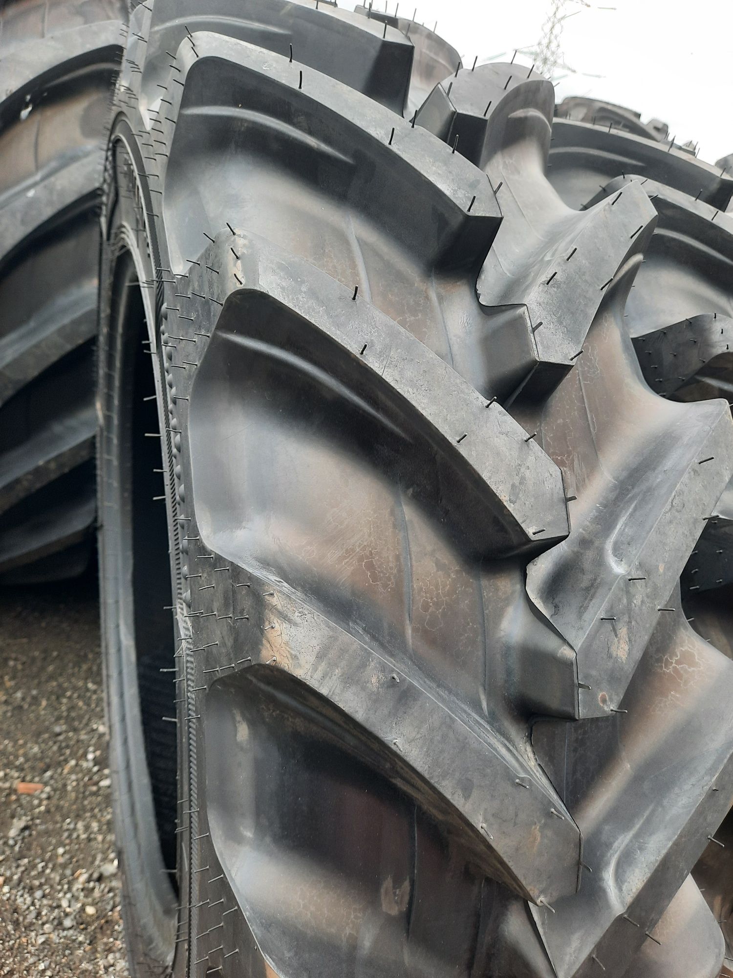 Opony nowe 280/85 R24 (11.2 R24) Alliance Agri star II