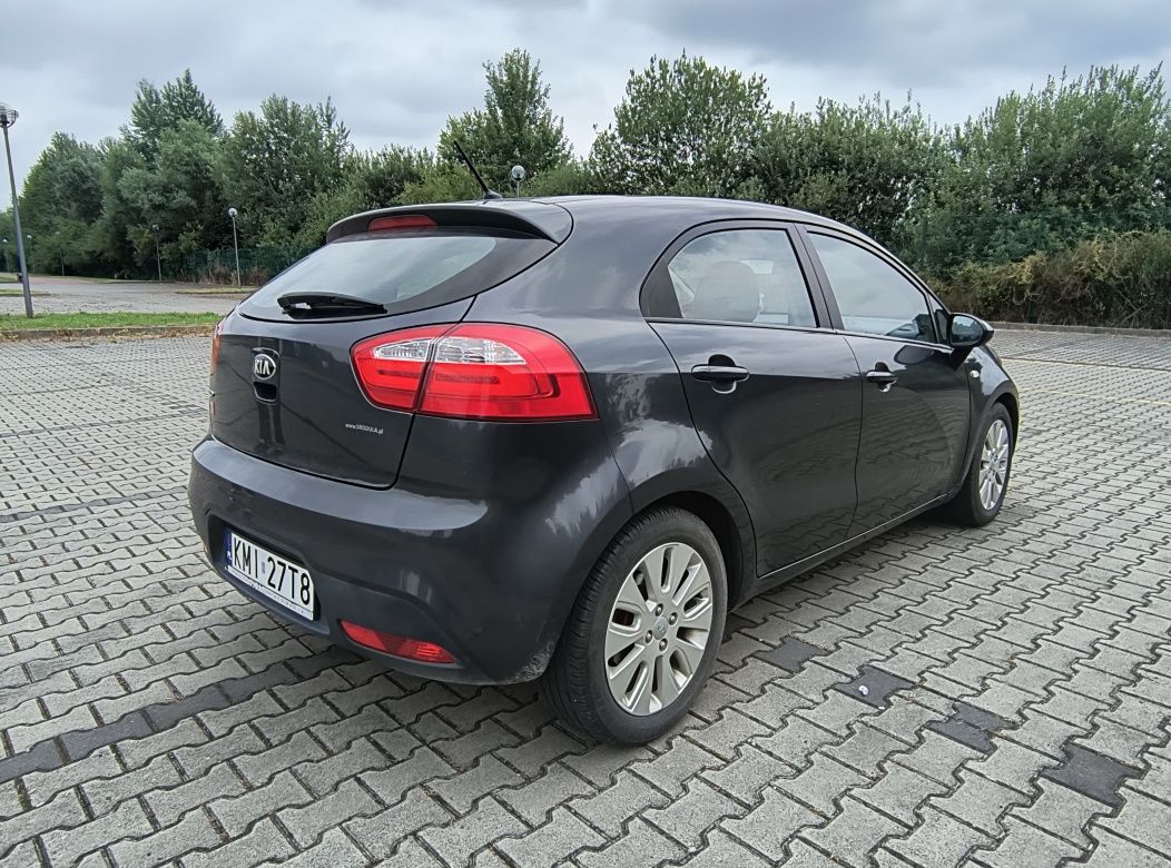 Samochód osobowy Kia Rio 1.2 2024 Rok Zadbane