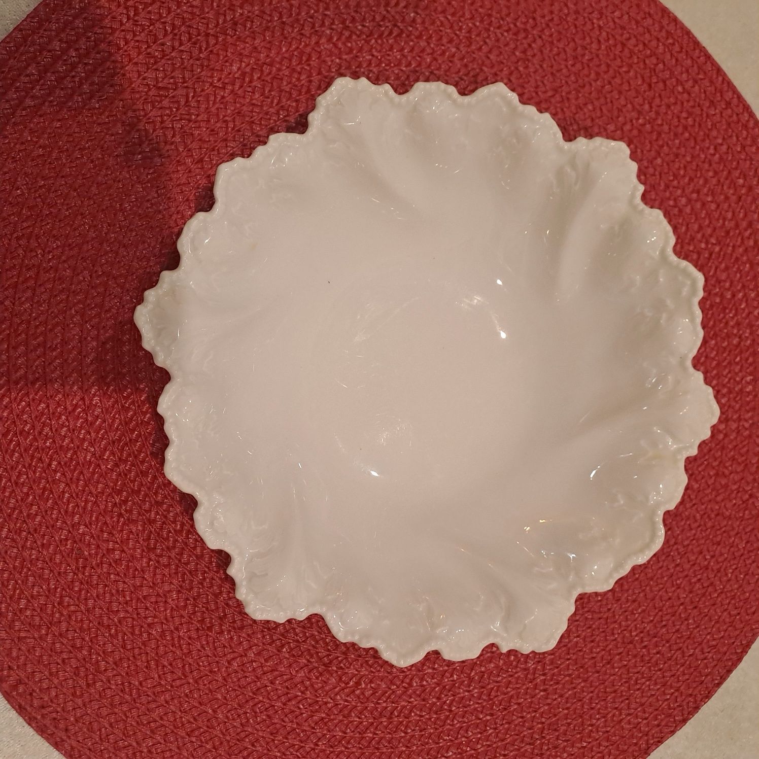 TIRSCHENREUTH. Śliczna miseczka porcelanowa.
