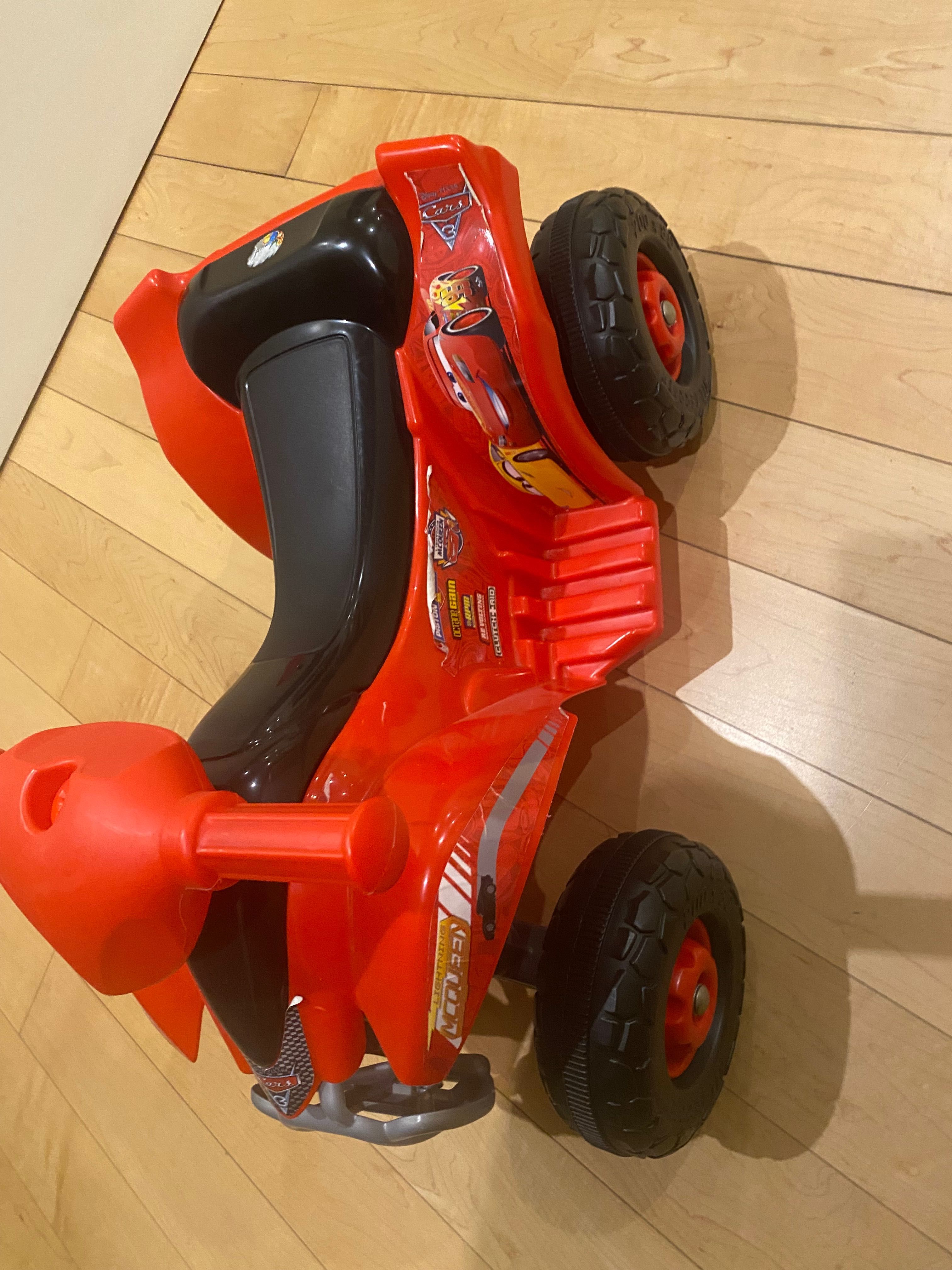 Carro elétrico infantil