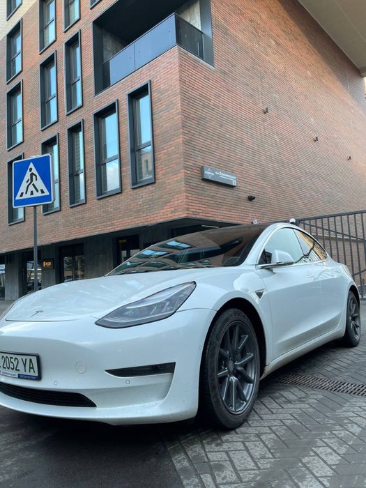 Tesla M3 Standard Plus