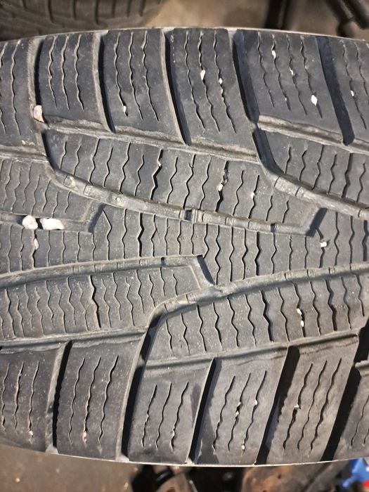 Резина б/в 225/65r17 зима