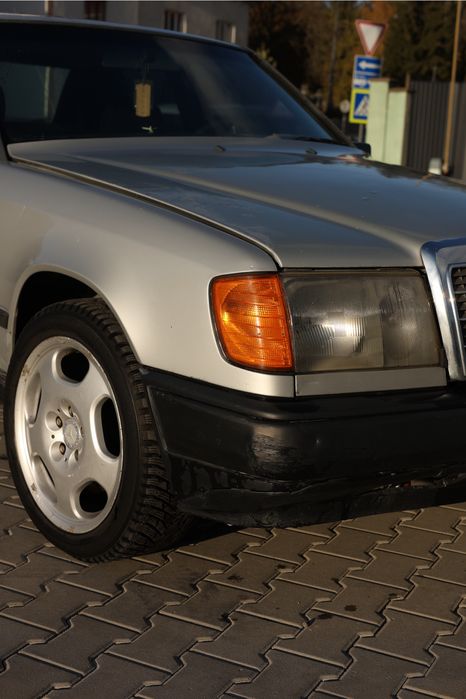 Mercedes-Benz W124 200D