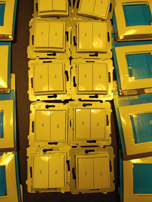 Łącznik żaluzjowy aria ospel biały z ramkami 10 szt