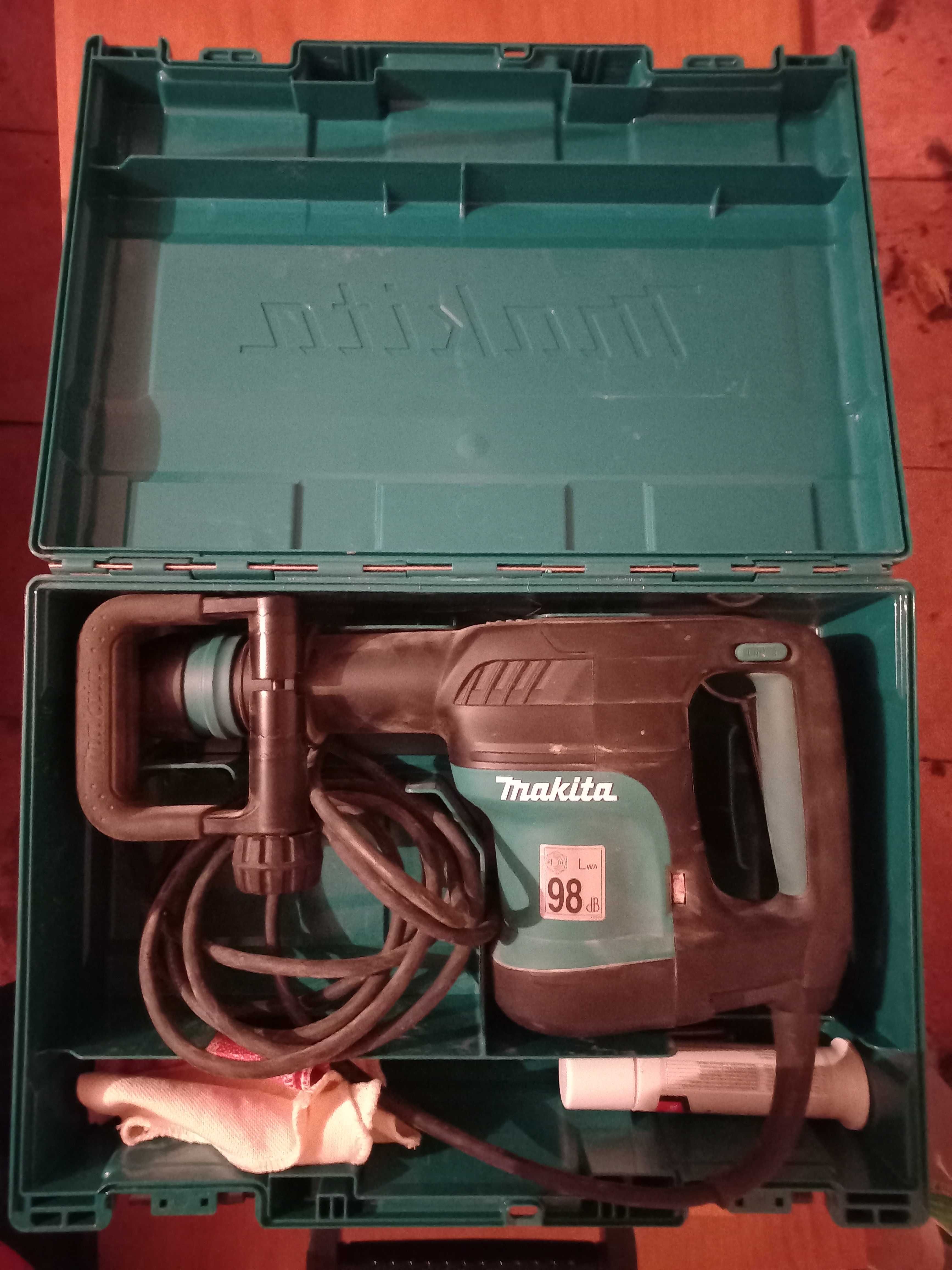 Martelo demolidor MAKITA HM0870C