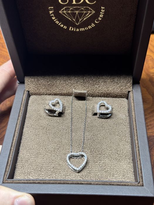 Комплект із білого золота з діамантами