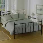 Conjunto cama de casal em metal + mesinhas de cabeceira