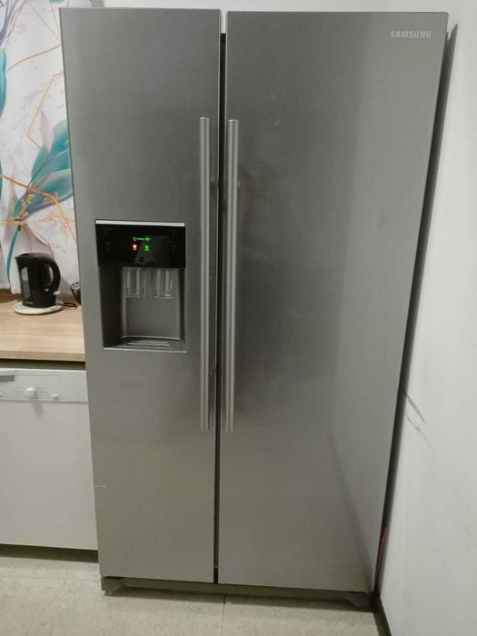 Lodówka SAMSUNG Side By Side Dwudrzwiowa, Kostkarka, Dystrybutor wody