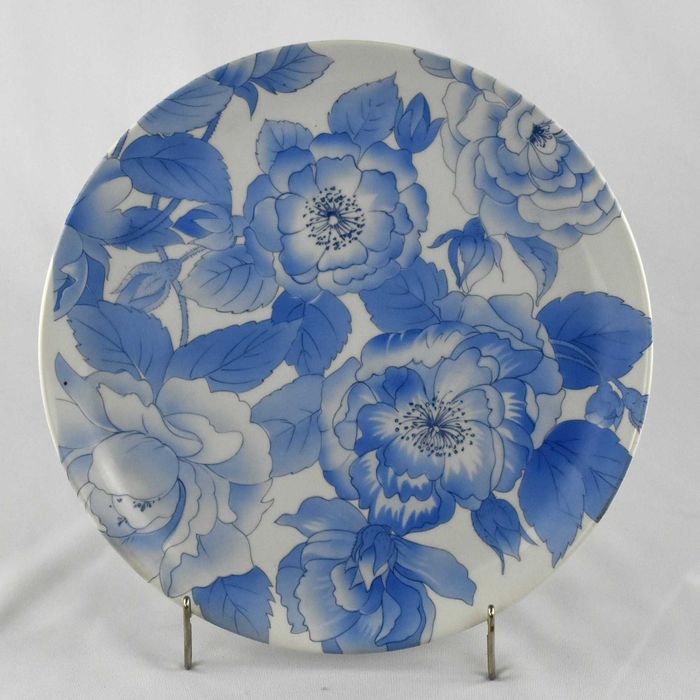 Prato de bolo porcelana Artibus, decorado com flores