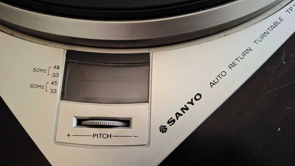 Gira discos Sanyo Vintage agulha nova excelente tudo manutenção feita