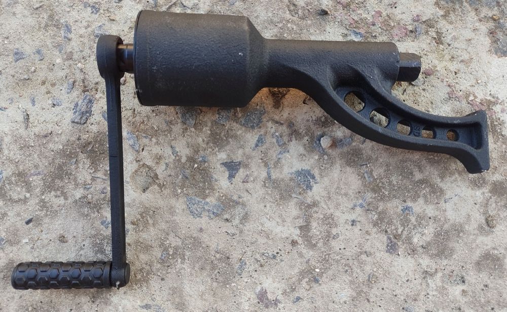 Ключ балонний редукторний м'ясорубка 32 33 вантажний роторний колісний