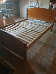 Cama de casal em pinho