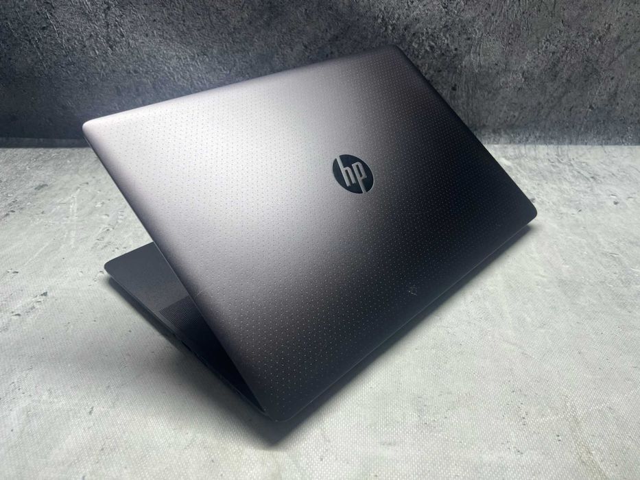 HP Zbook Studio G3 / i7 6820HQ 3.6GHz / 32GB DDR4 / 512SSD / 15.6 4K