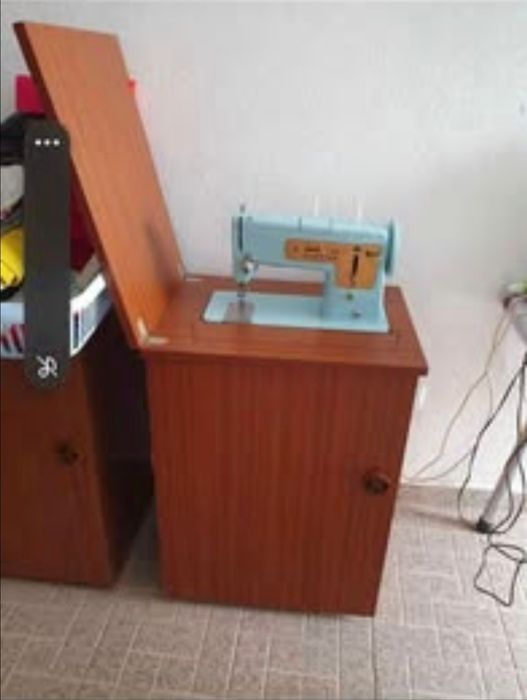 Maquina de Costura Singer
