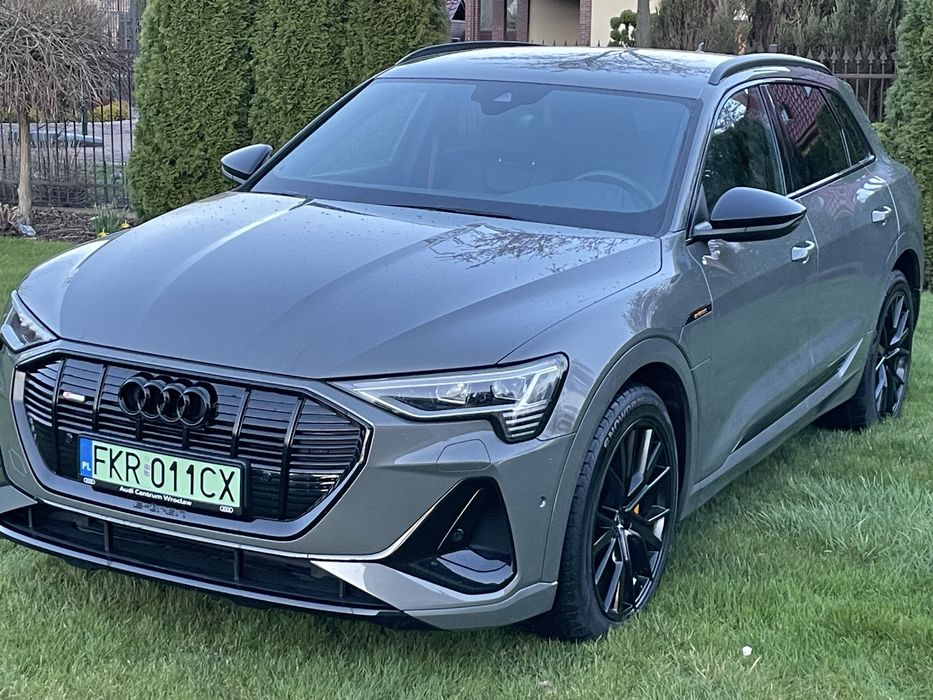Audi E Tron 55 S line Black Edition salon PL