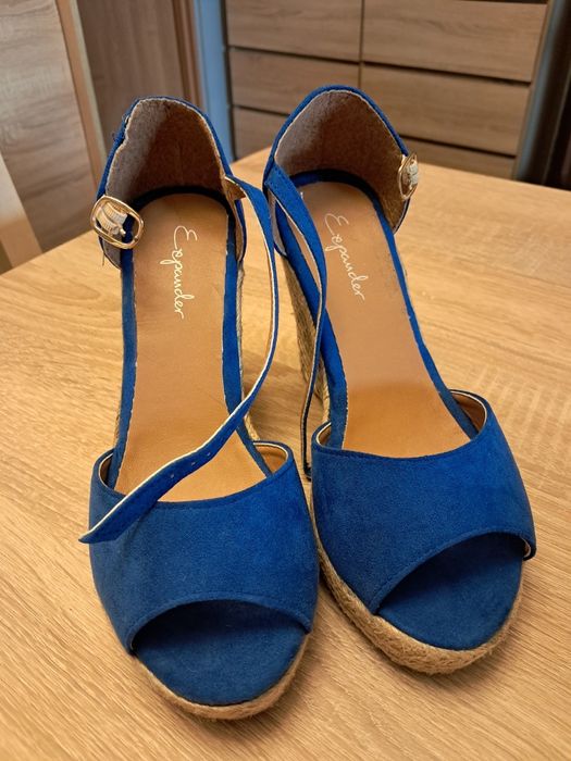 Sandały na koturnie rozmiar 37