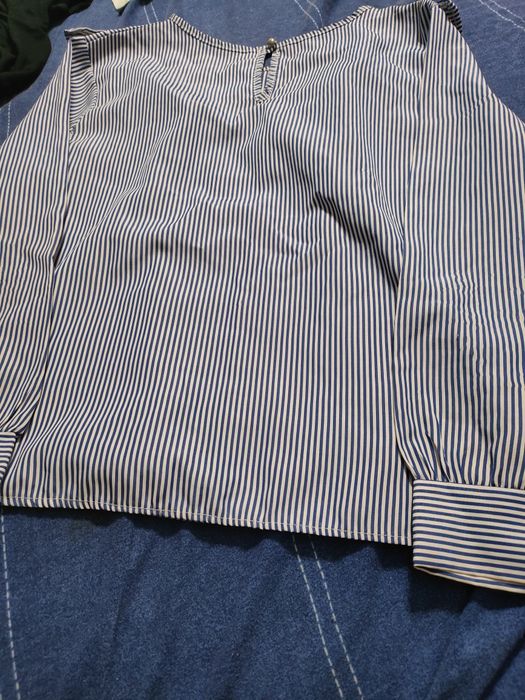 Bluzka w paski niebieskie