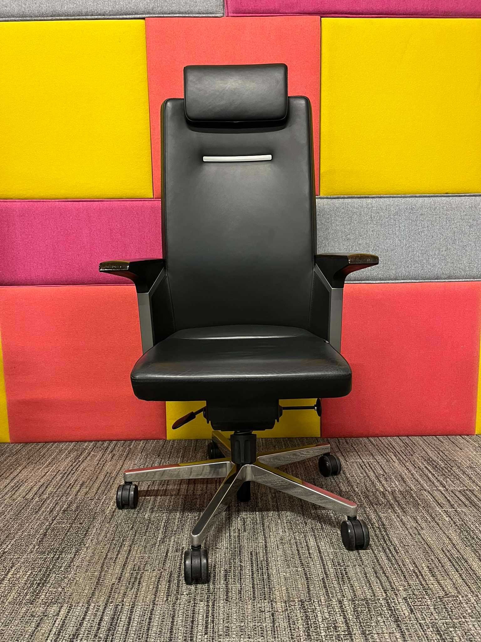 Fotel biurowy obrotowy Bejot CEO skórzany menadżerski ergonomiczny 1